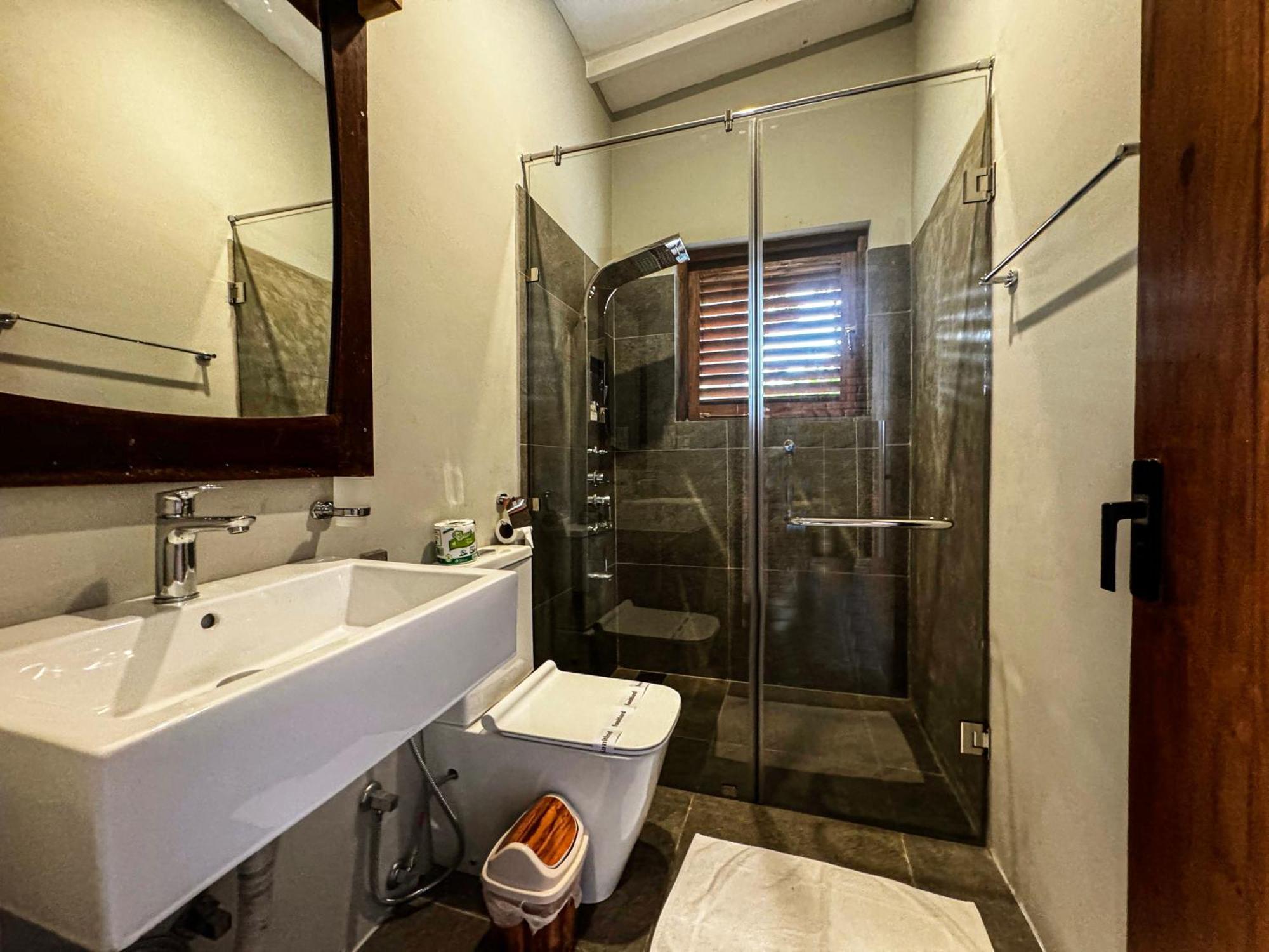Ayur Ayur Resort & Ayurveda Retreat Negombo Bagian luar foto